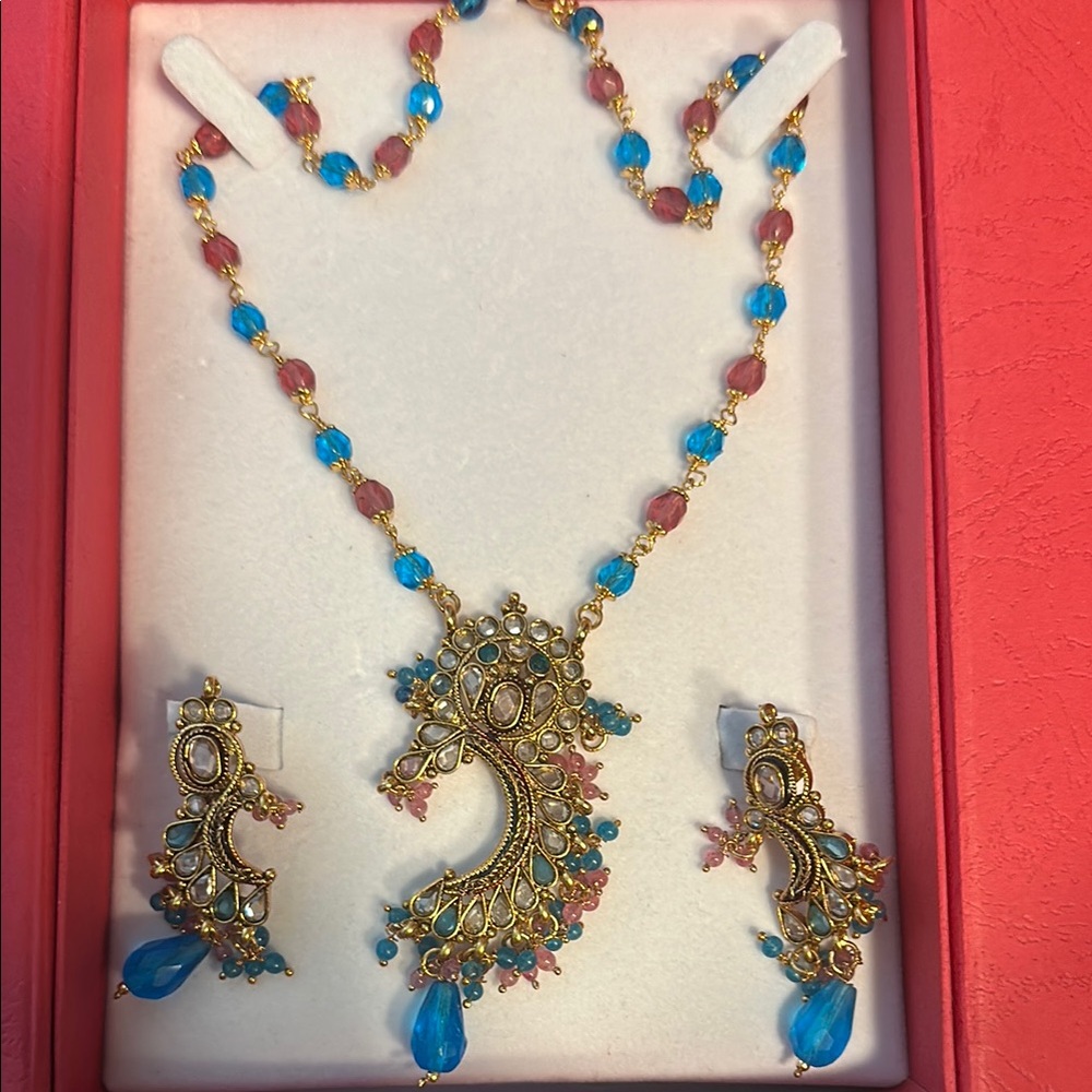 Elegant Gold and Blue Jewelry Set